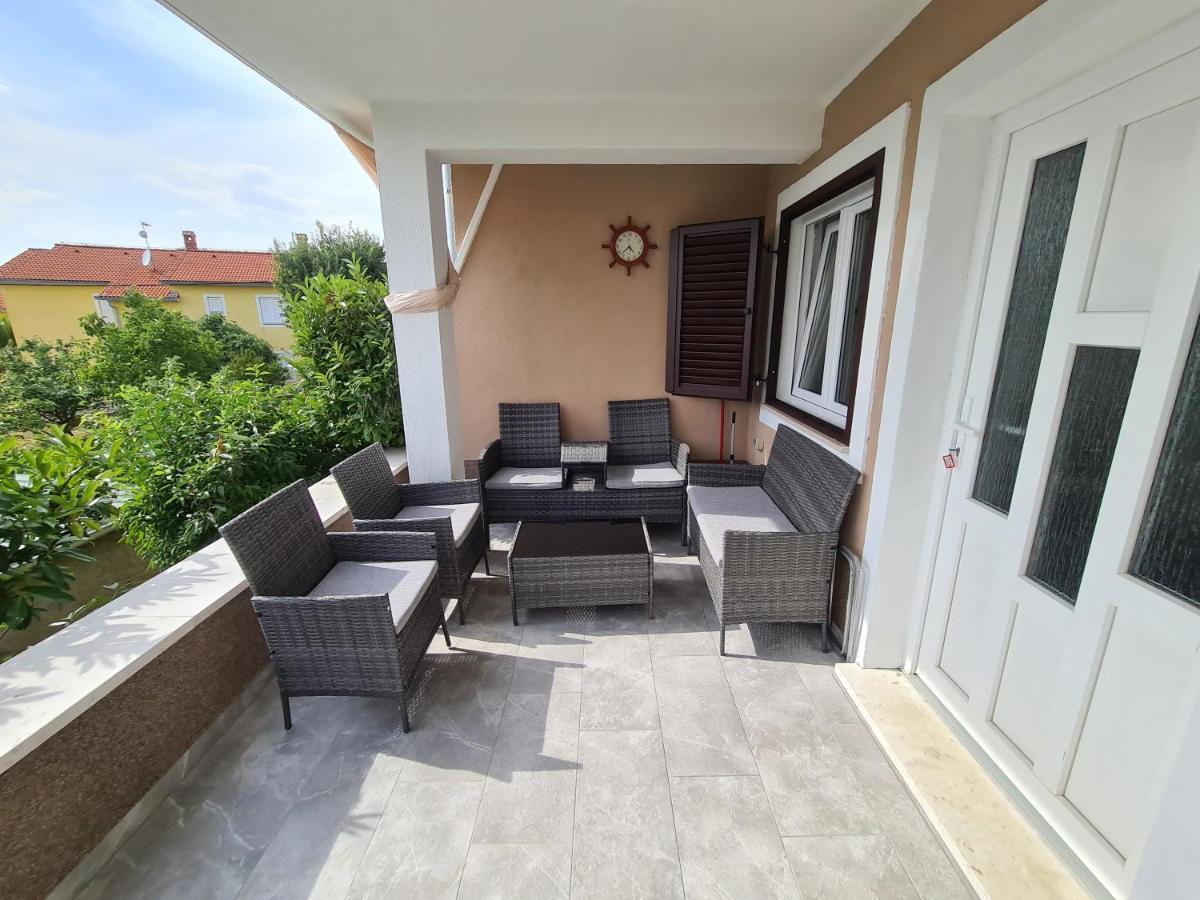 Smiljana Apartments Климно Экстерьер фото