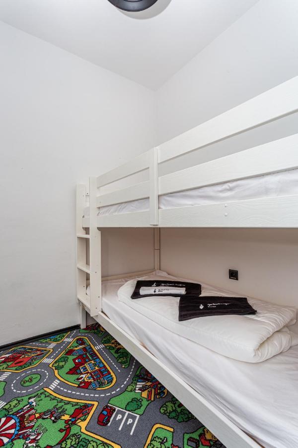 Smiljana Apartments Климно Экстерьер фото