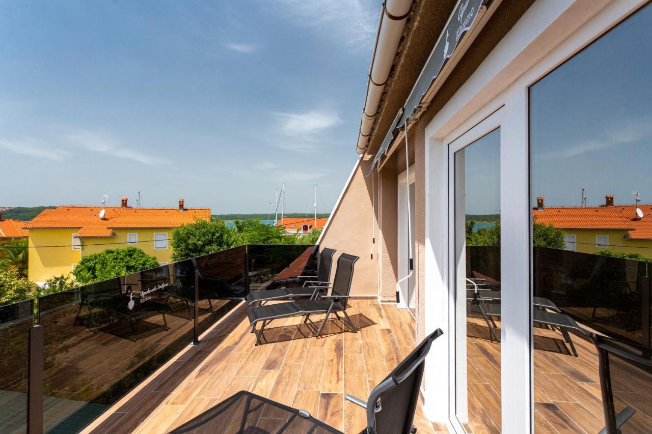 Smiljana Apartments Климно Экстерьер фото