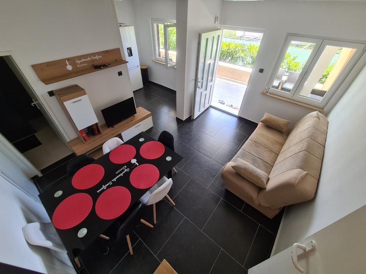 Smiljana Apartments Климно Экстерьер фото